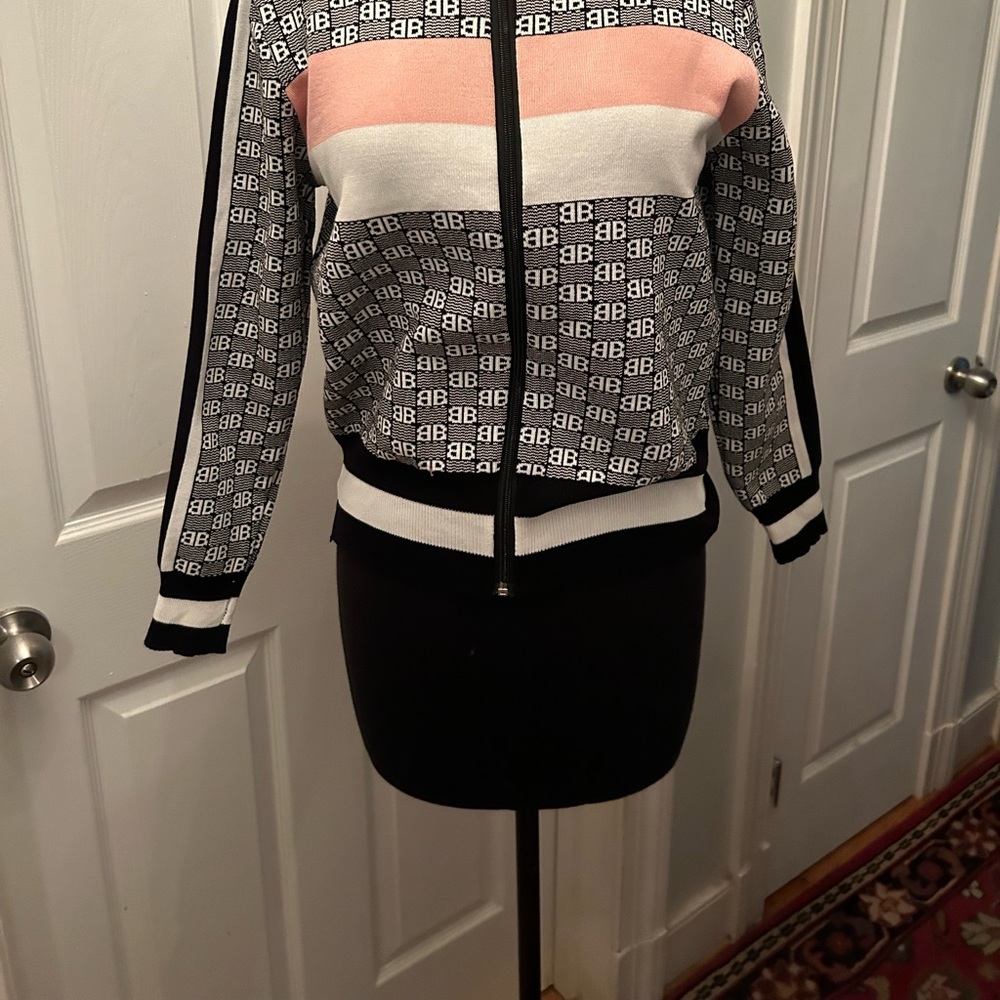 Balenciaga front zip sweater size M